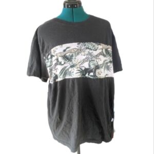 Pre loved. Men’s M Dark Gray Sunrise Kingdom Graphic Tee W/ Zebras Leopards